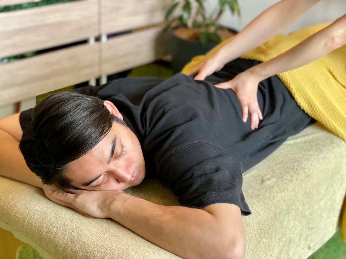 背中筋膜リリース施術